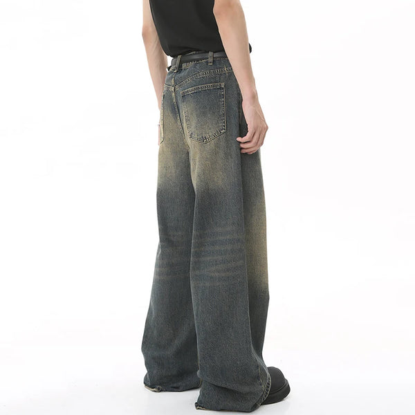 Relaxed Fit Wide-Leg Jeans